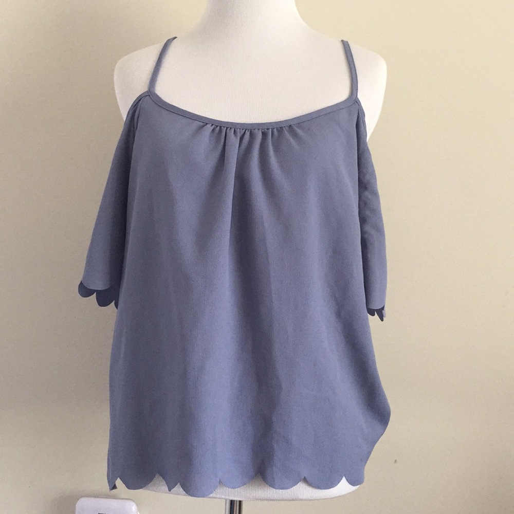 Ayla Cold shoulder top